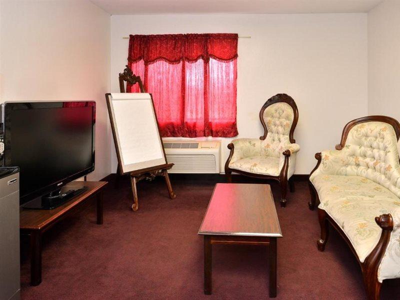 Americas Best Value Inn Somerville Texas Екстериор снимка