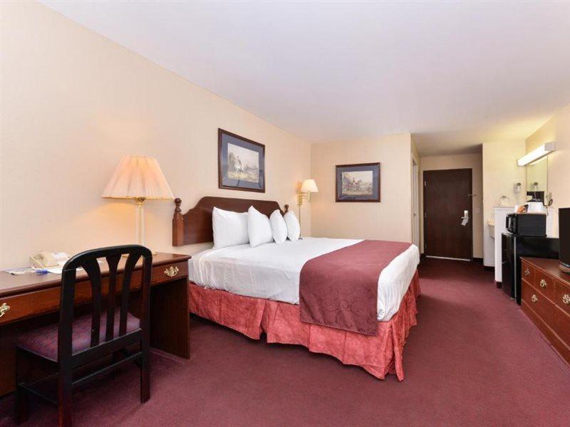 Americas Best Value Inn Somerville Texas Екстериор снимка