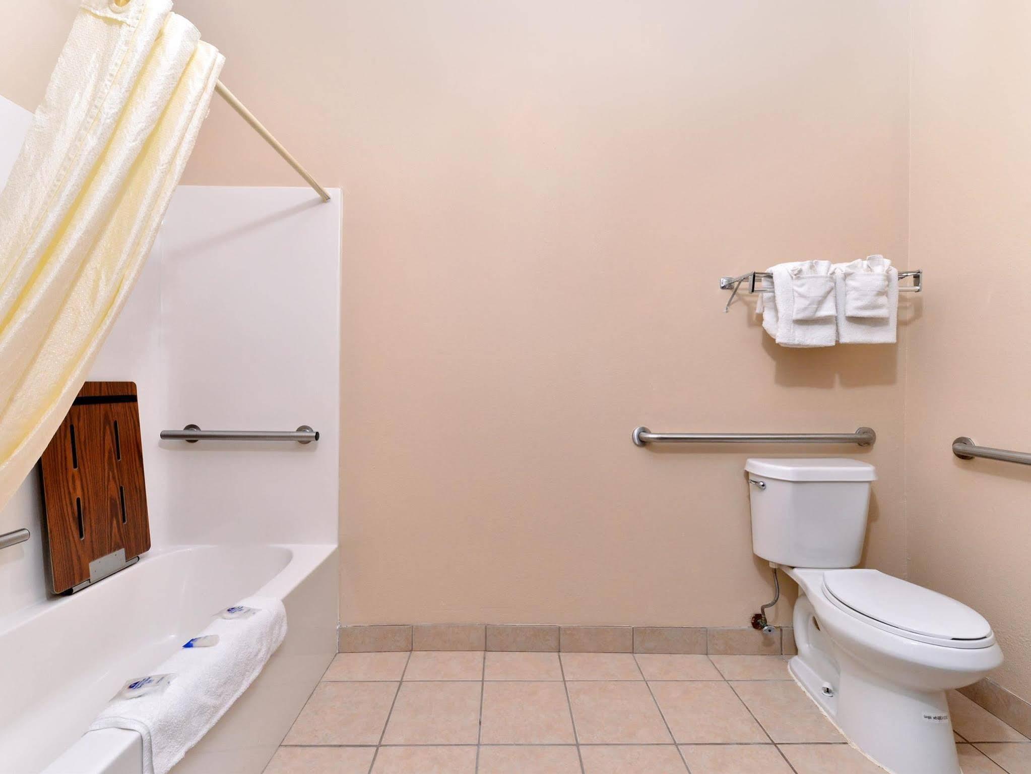 Americas Best Value Inn Somerville Texas Екстериор снимка