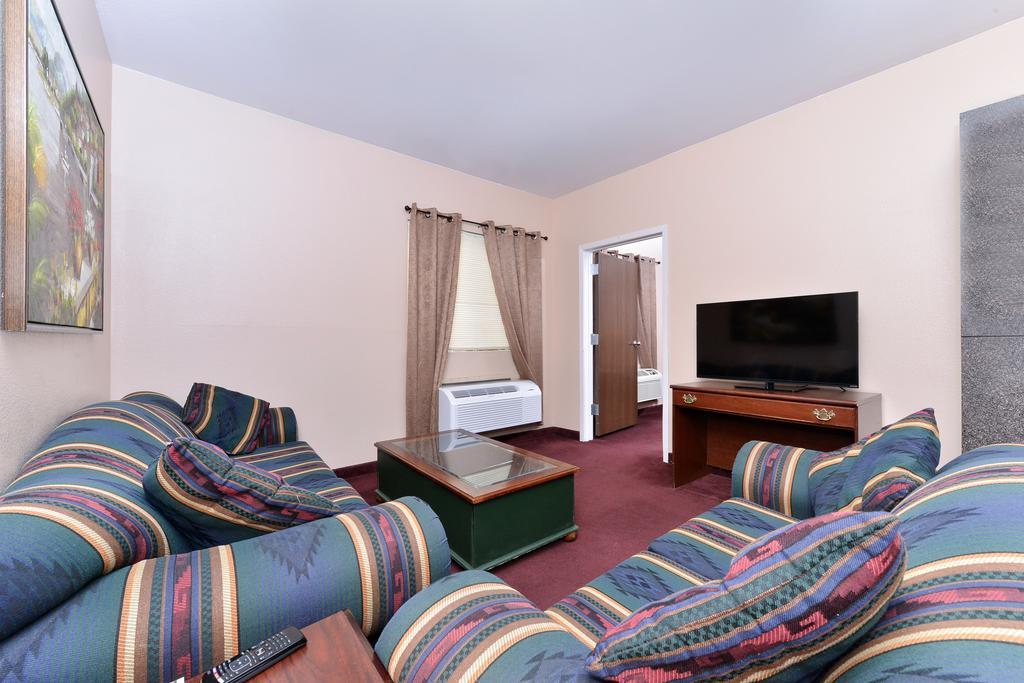 Americas Best Value Inn Somerville Texas Стая снимка