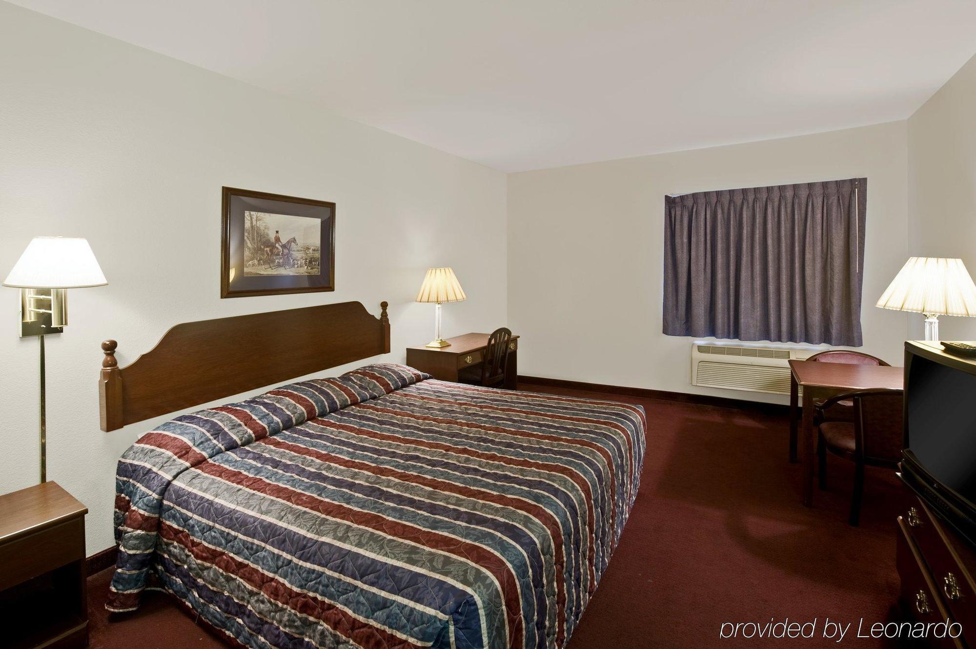Americas Best Value Inn Somerville Texas Стая снимка