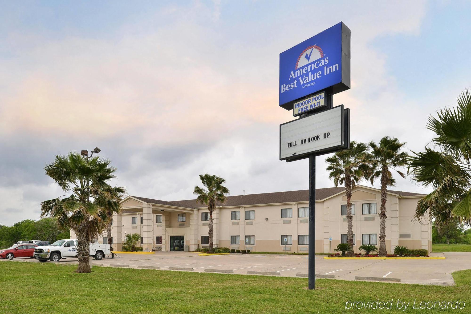 Americas Best Value Inn Somerville Texas Екстериор снимка
