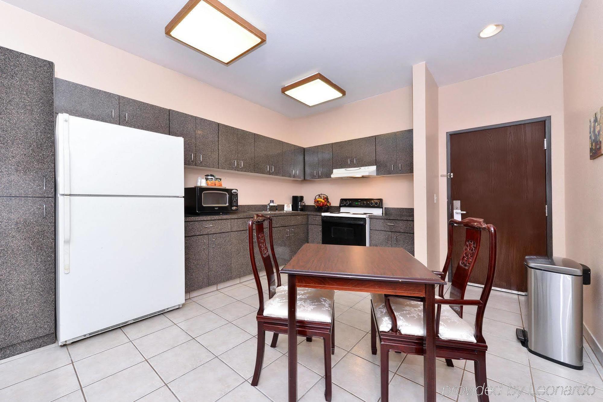 Americas Best Value Inn Somerville Texas Екстериор снимка