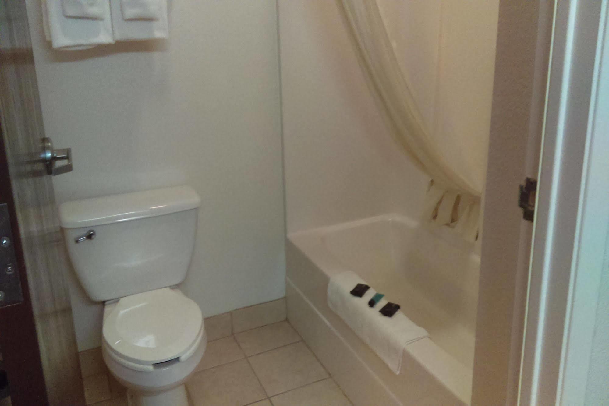 Americas Best Value Inn Somerville Texas Екстериор снимка