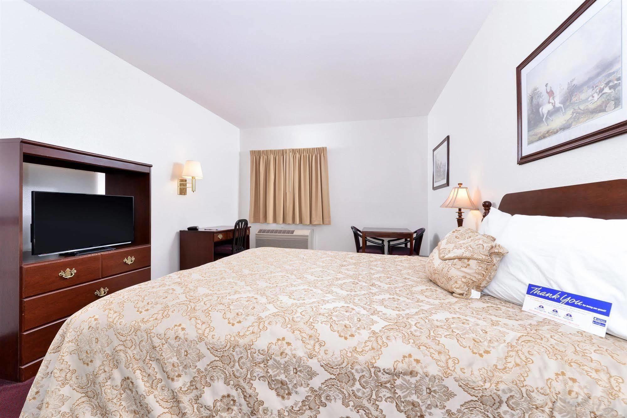 Americas Best Value Inn Somerville Texas Екстериор снимка
