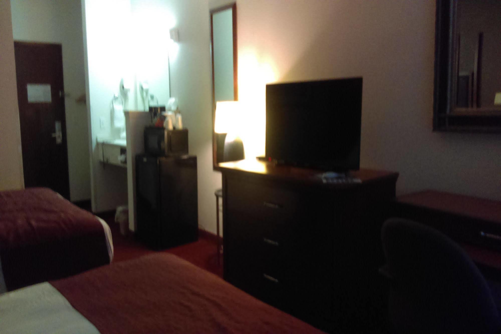 Americas Best Value Inn Somerville Texas Екстериор снимка