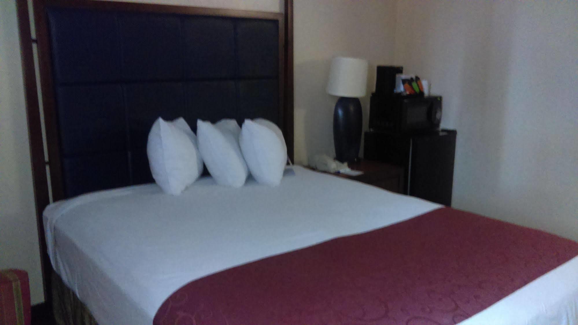 Americas Best Value Inn Somerville Texas Екстериор снимка