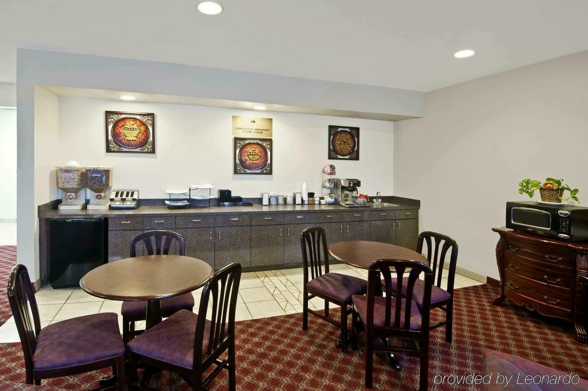 Americas Best Value Inn Somerville Texas Ресторант снимка