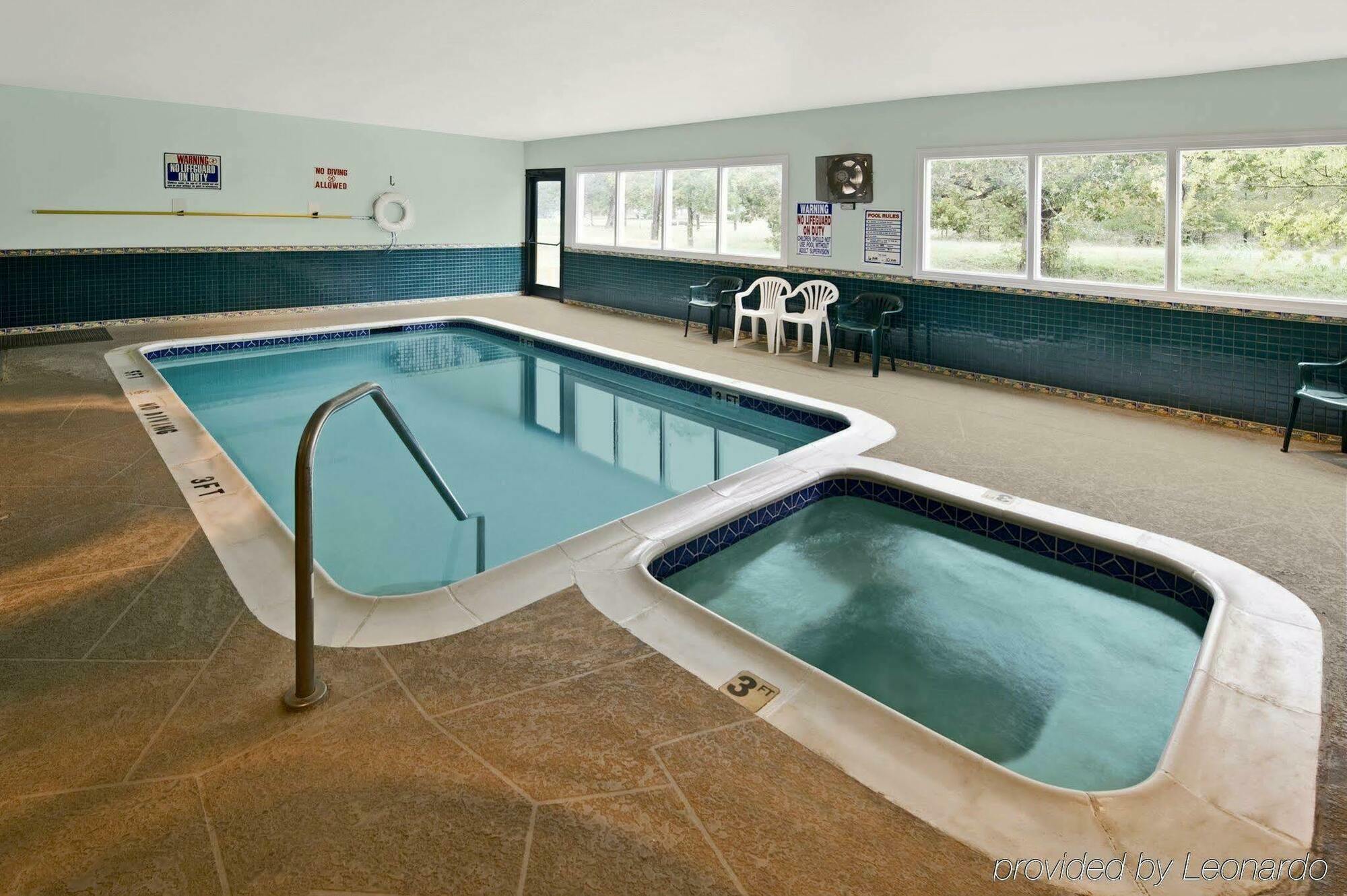 Americas Best Value Inn Somerville Texas Съоръжения снимка